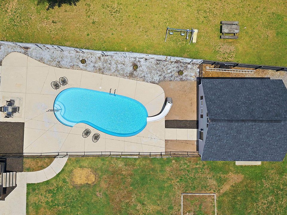 1st image of 405 Hearthstone Dr