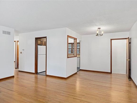 3rd image of 7905 E 90th St