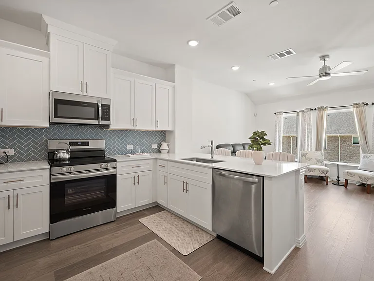 5243 Legacy St — Photo 15