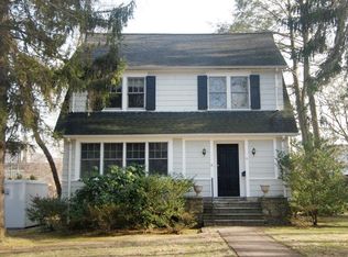 16 Pell Pl, New Rochelle, NY 10804