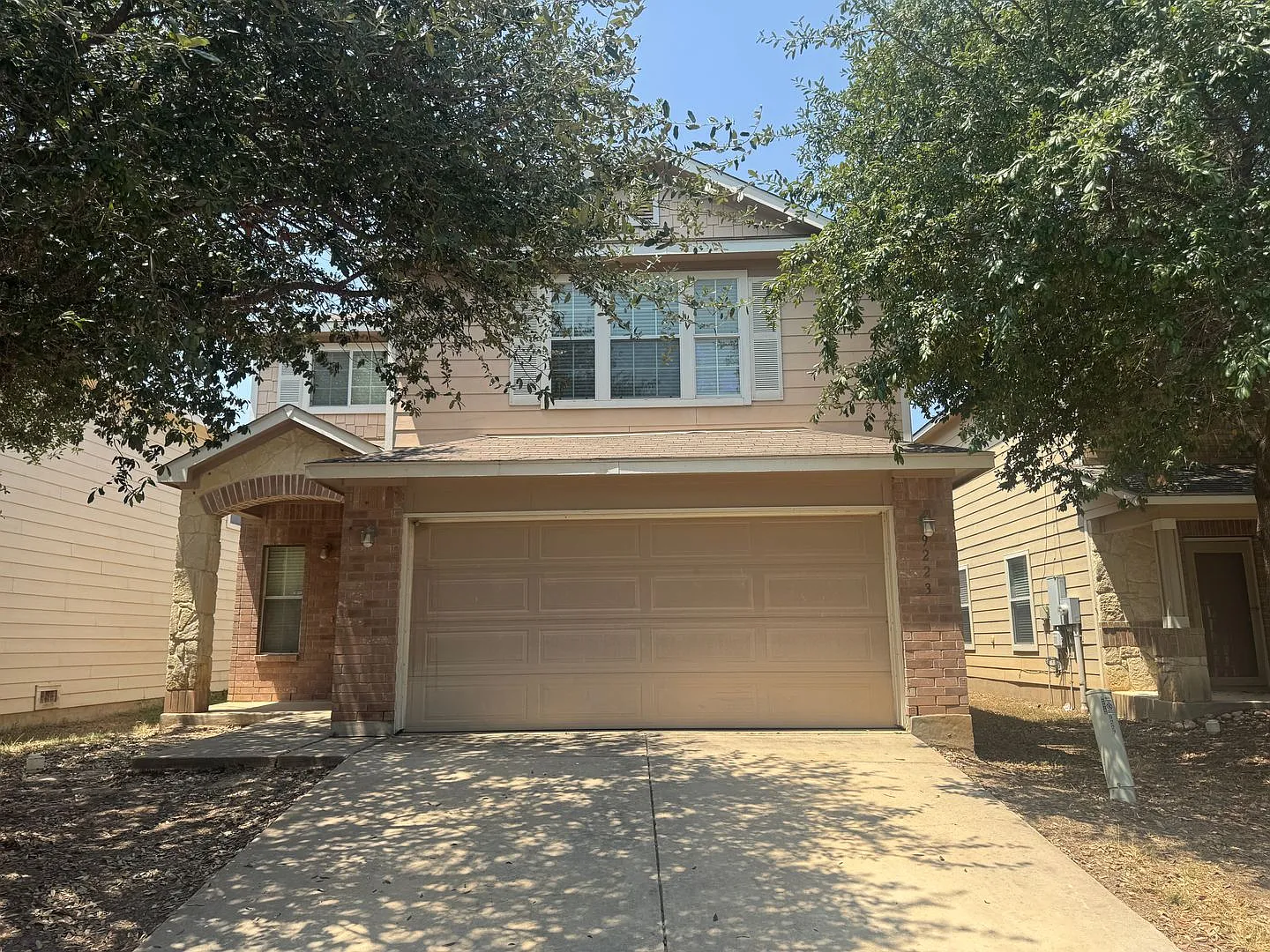 Fantastic 4/3 located in the beautiful Silver Oaks Community- minutes from Government Canyon Stat... — Photo 2