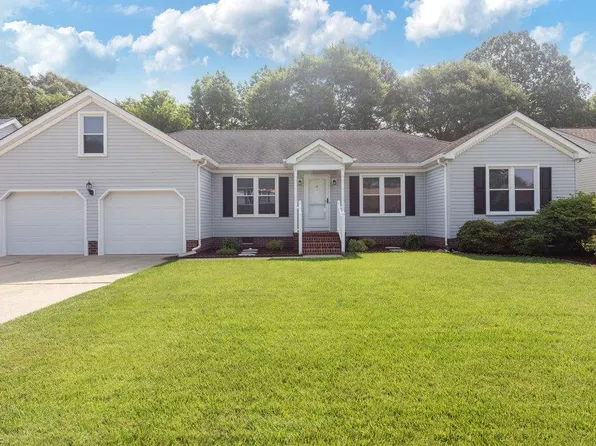 633 Aguila Dr, Chesapeake, VA 23322