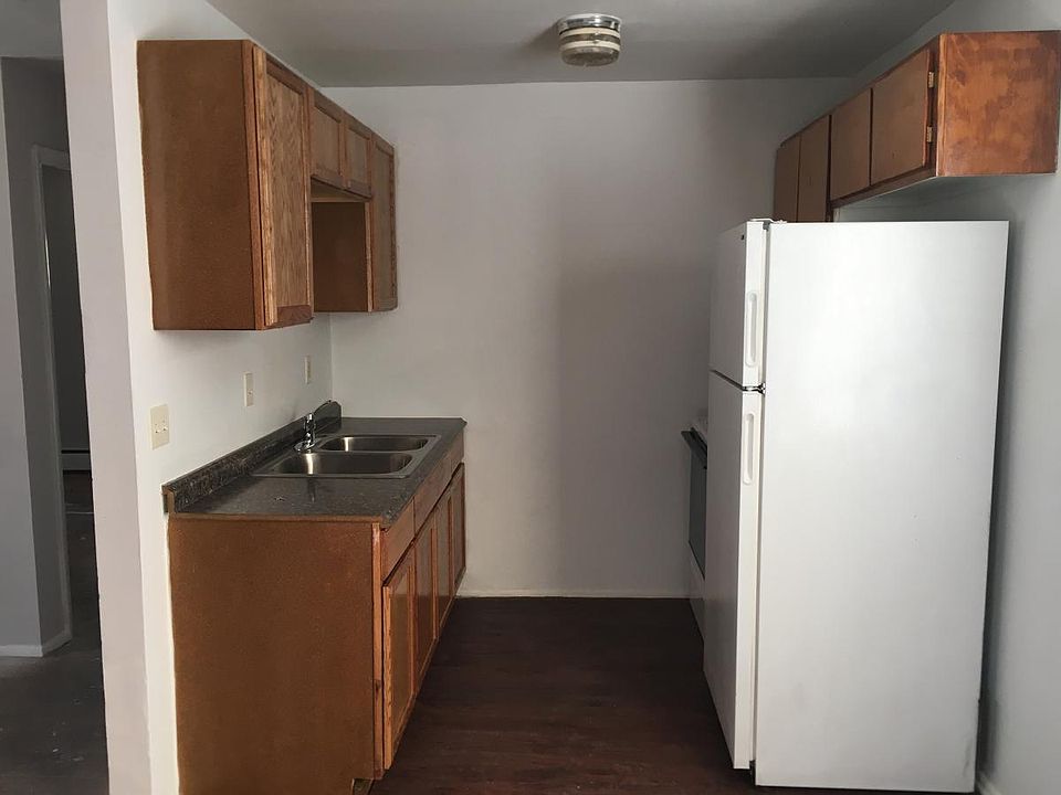 2nd image of 906 Elberon Ave APT 6