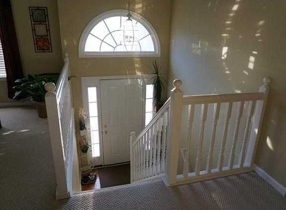 3rd image of 2418 Pondside Pl NE