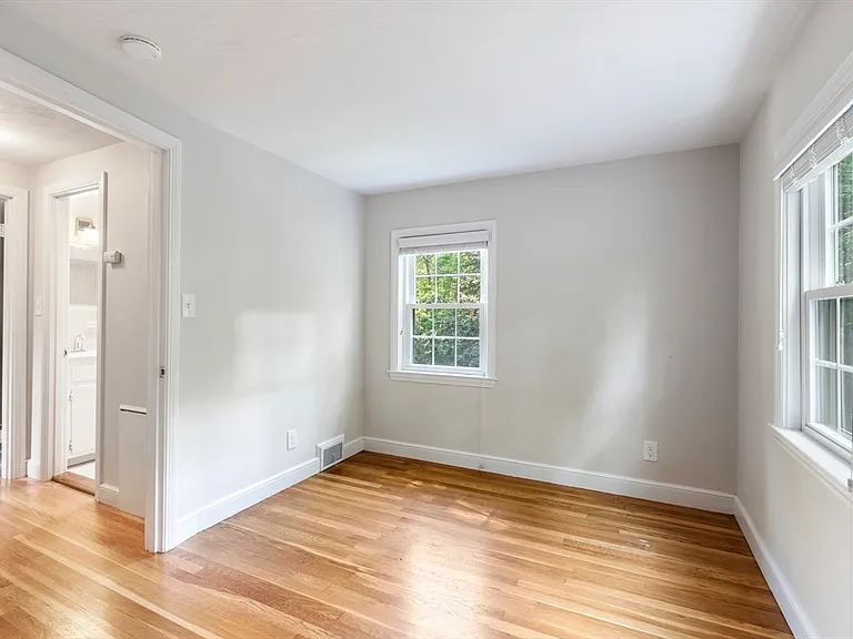 216 Claybrook Rd — Photo 17