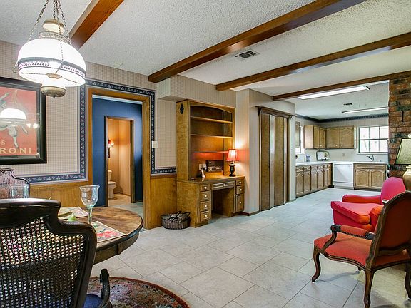 5th image of 8723 Post Oak Ln