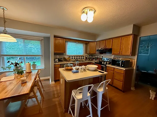 7753 Hathaway Park Ct — Photo 8