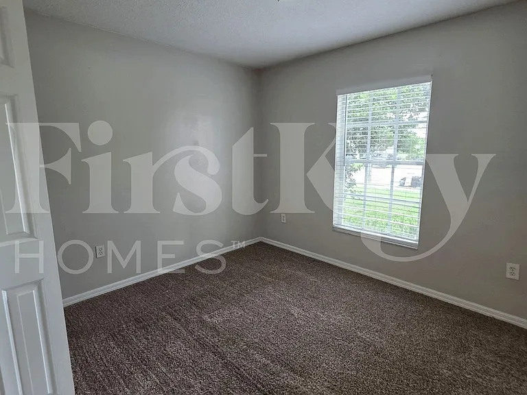 213 Autumn Ridge Rd — Photo 13