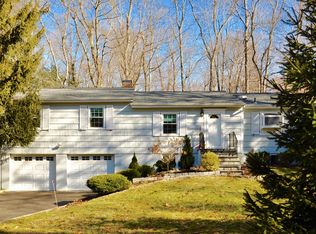 14 Meadow Ln, Chappaqua, NY 10514