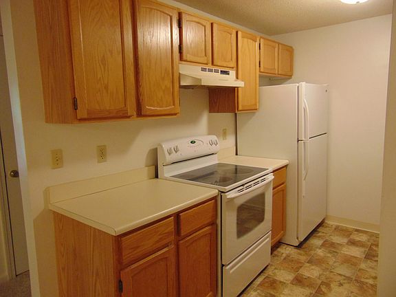3rd image of 126 Heritage Dr