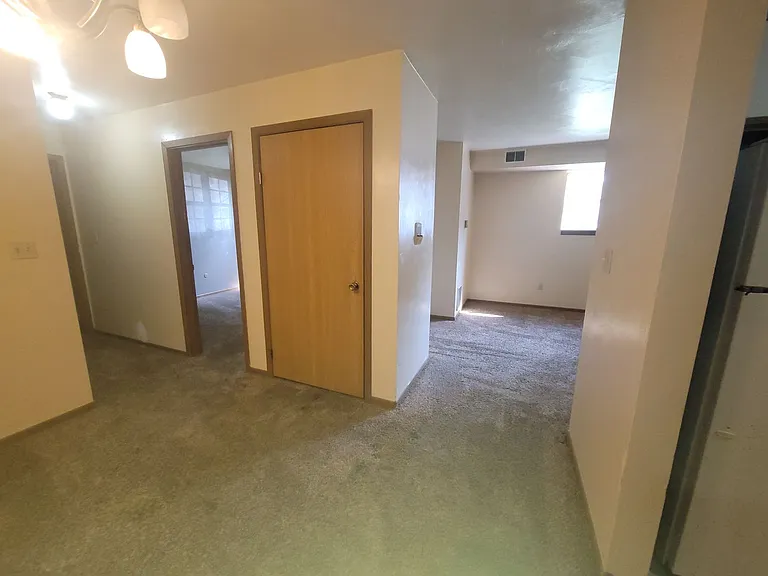547 Turney St — Photo 9