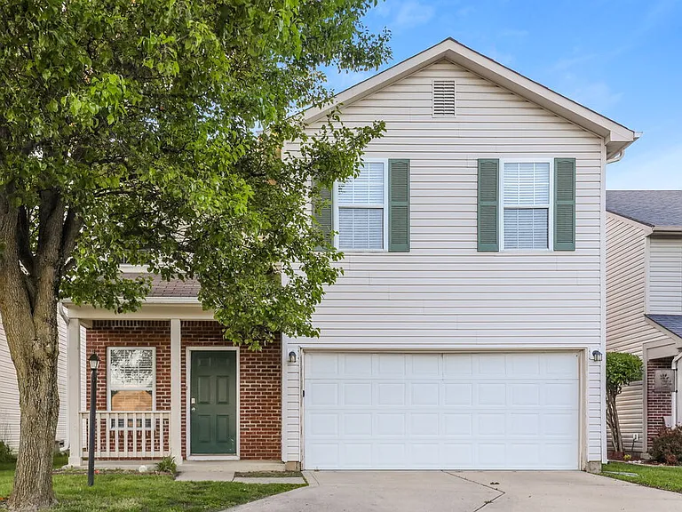 8020 Lake Tree Cir — Photo 1