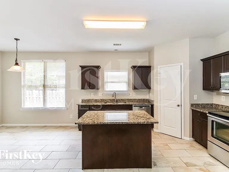 1260 Sierra Ct — Photo 5