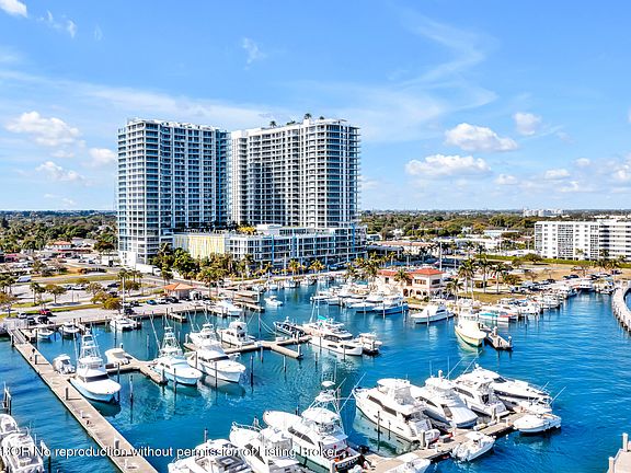 4th image of 220 Lakeshore Dr #502