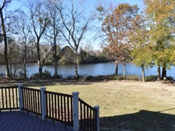 106 Trapfalls Ct, Suffolk, VA 23434