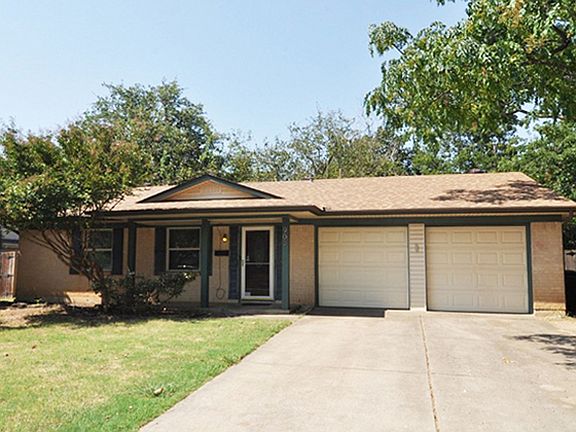 2nd image of 903 N Ector Dr