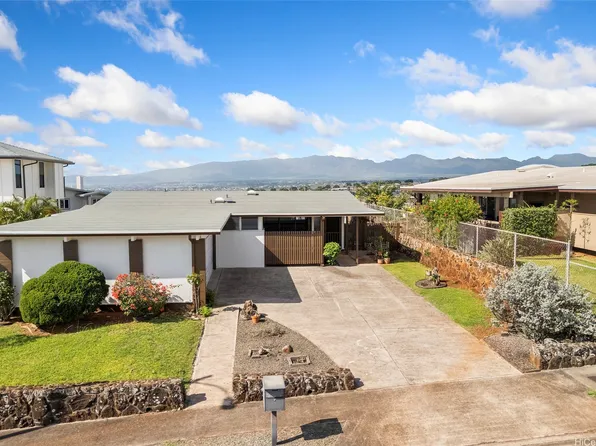 1820 Hookoe St, Pearl City, HI 96782
