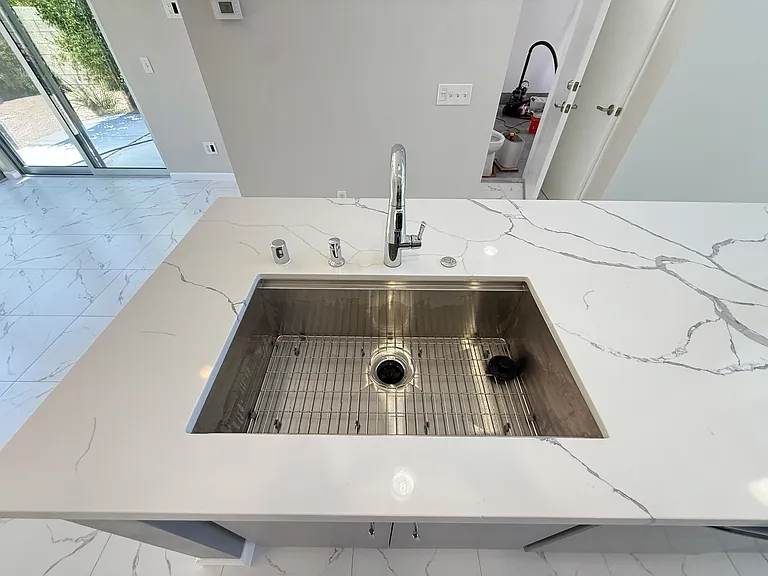 Brand New Ruvati Workstation Sink