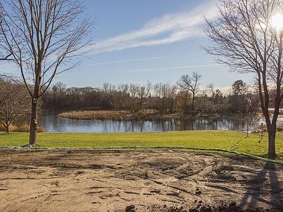 3rd image of 5629 Interlachen Cir