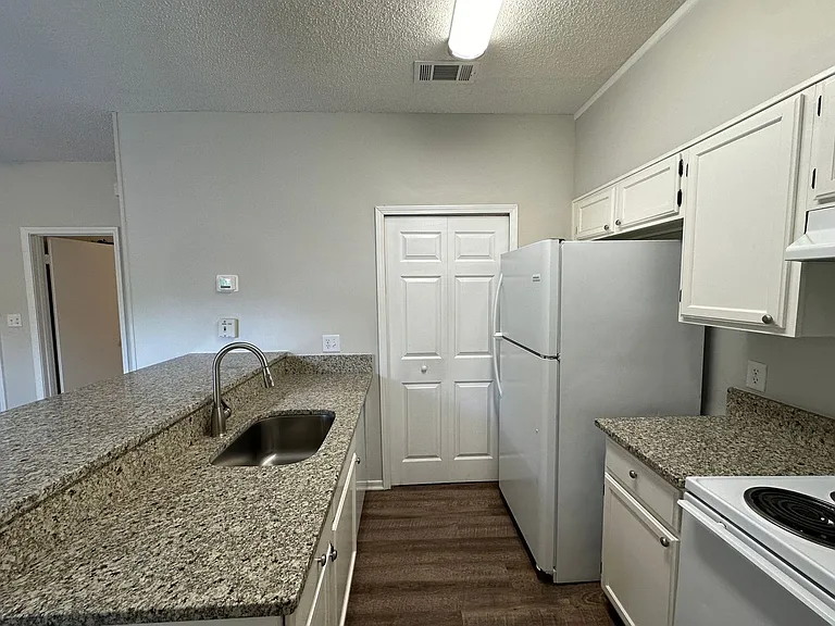 501 E Burgess Rd #F12 — Photo 5