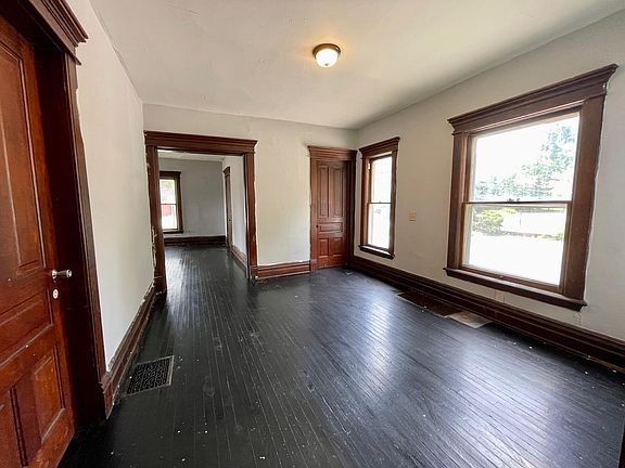 3rd image of 745 E Stockbridge Ave #1