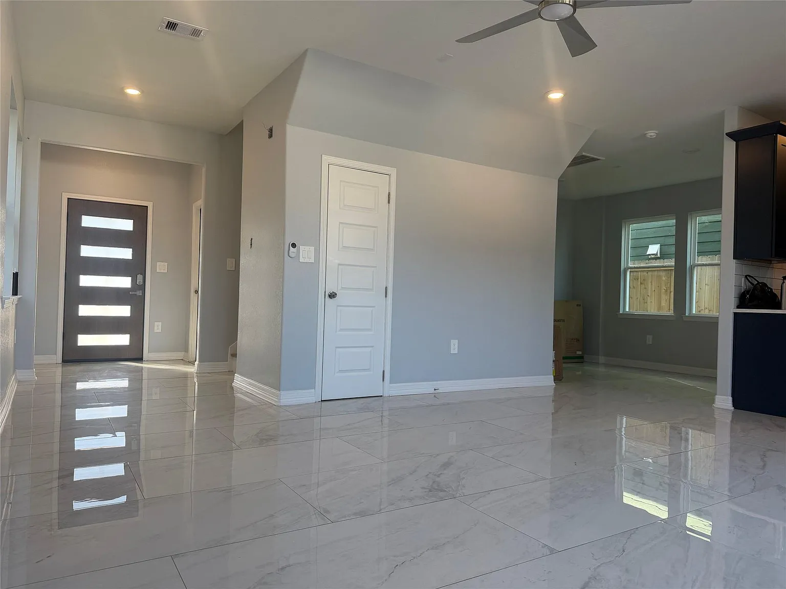 3 bed, 2.5 bath, 1765 sqft, $2,250 — Photo 4