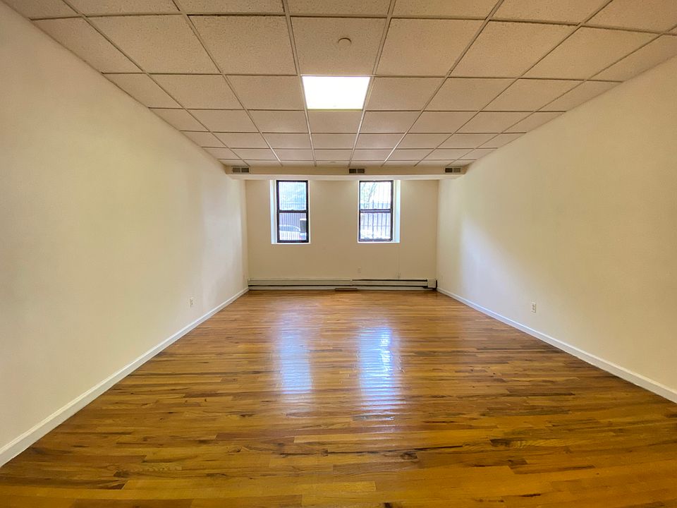 1st image of 1035 Washington Ave APT Gr1