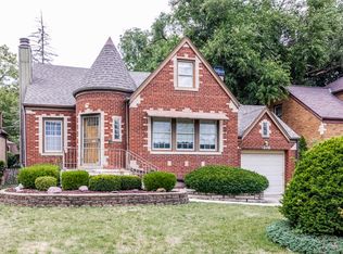 402 Longcommon Rd, Riverside, IL 60546