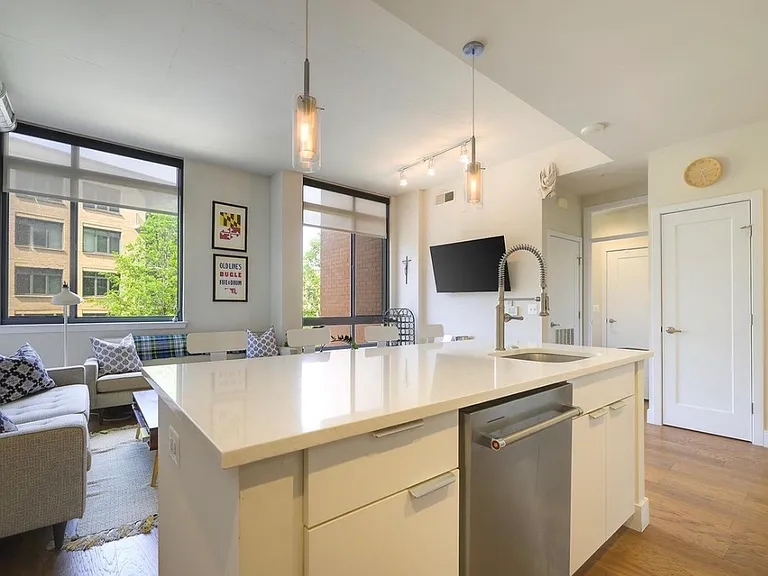 2000 Clarendon Blvd #303 — Photo 7