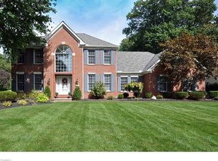 31148 Huntington Woods Pkwy, Bay Village, OH