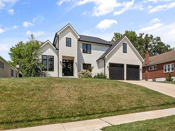 2nd image of 527 W Woodbine Ave