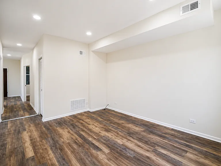 1016 N Ridgeway Ave #1R — Photo 3