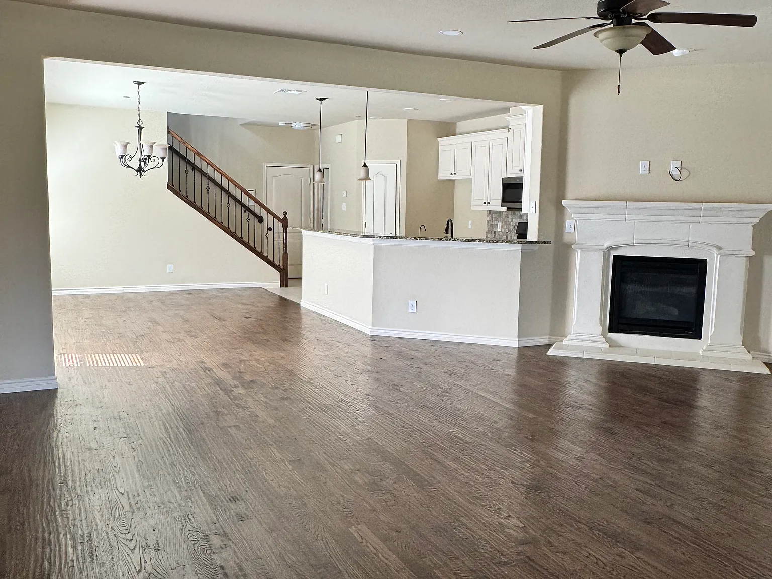 3 bed, 2.5 bath, 2246 sqft, $2,900 — Photo 2