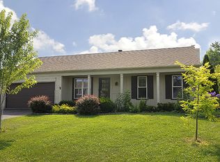 769 Hickory Ln, Carol Stream, IL 60188