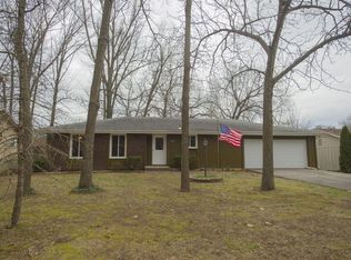 917 S Devonshire Dr, Springfield, MO 65802