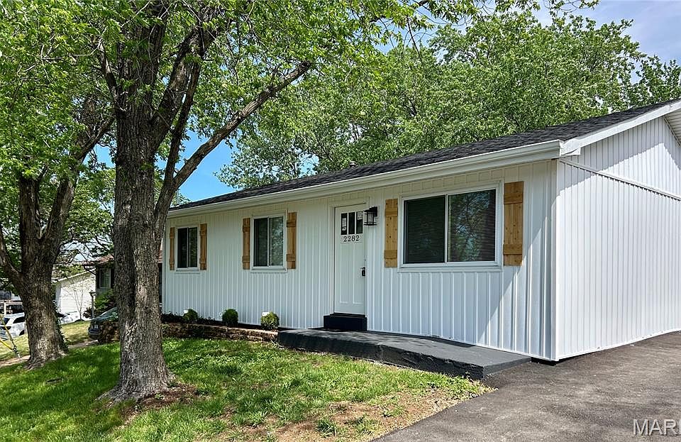 1st image of 2282 Benton Dr