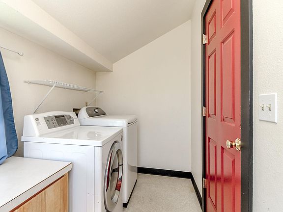 Shared laundry and locked access to lower unit