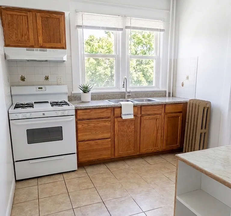 51 Russell Rd #1