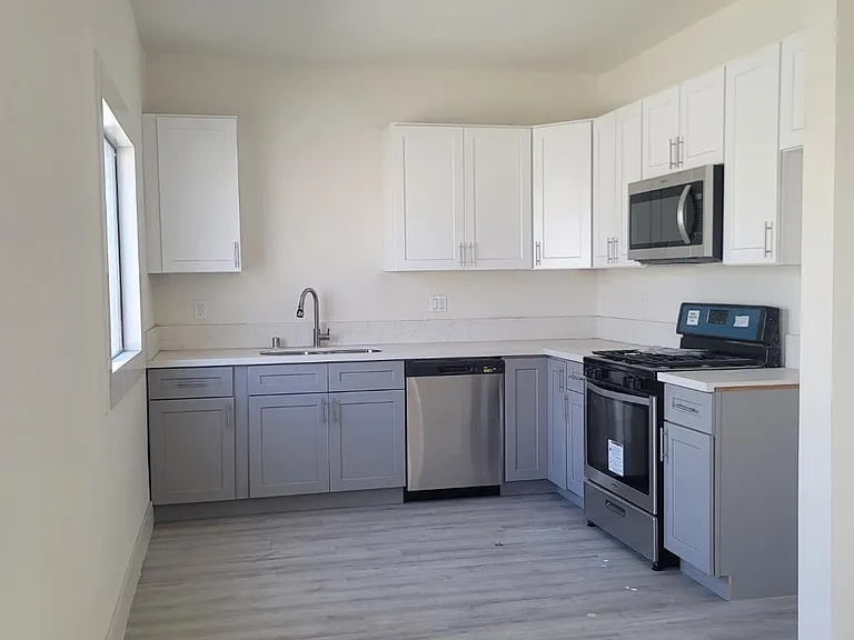 721 Pine Ave #1 — Photo 10
