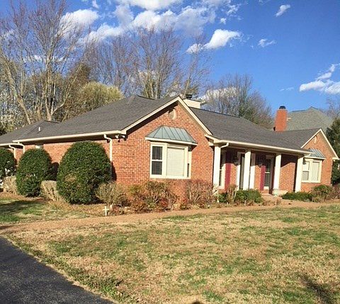 2nd image of 1420 Yorktown Ct