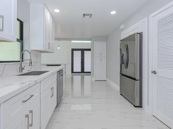 102 Granada Street, Royal Palm Beach, FL 33411