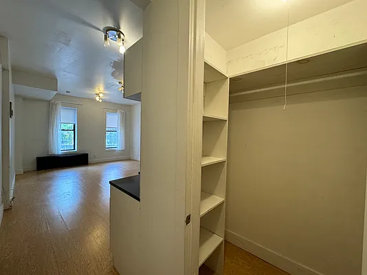 Rented by Pear NYC LLC | media 10