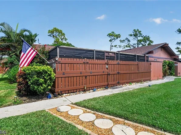 5595 Foxlake Dr, North Fort Myers, FL 33917