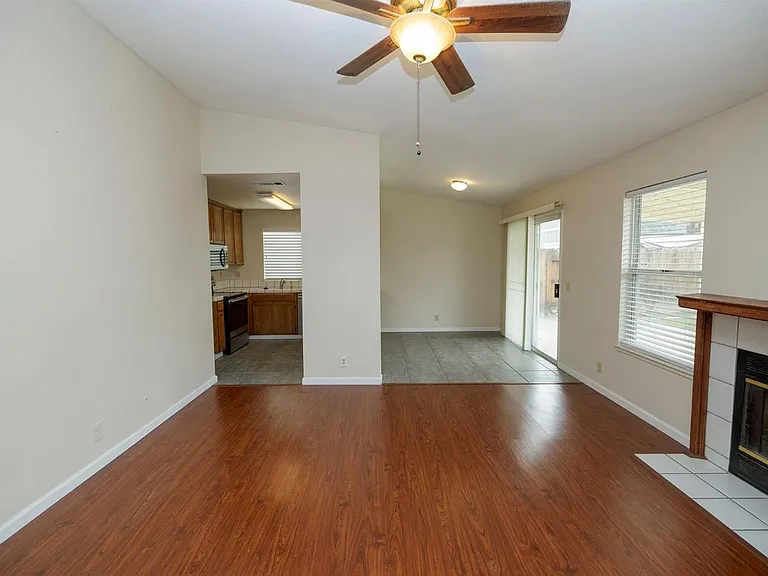 2112 Goldstone Way — Photo 5
