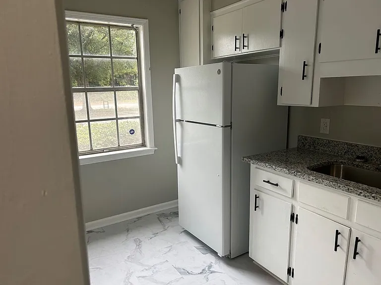 2904C Scotsman Rd — Photo 4