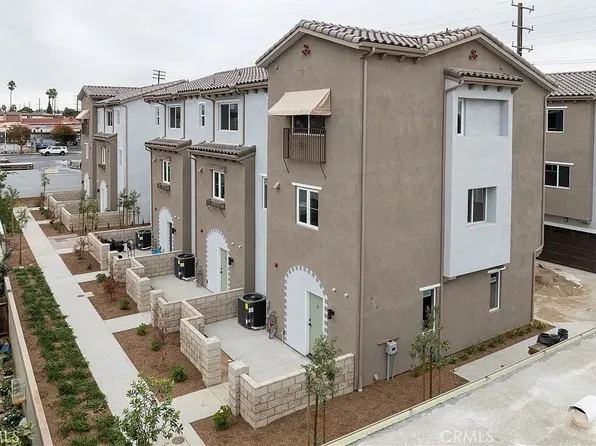 573 E Arrow Hwy, Azusa, CA 91702