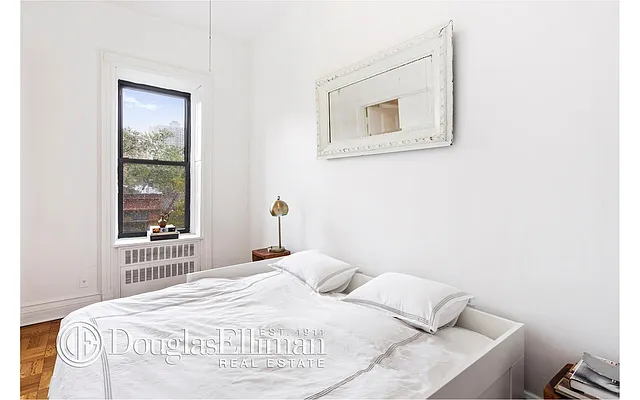 Sold by Douglas Elliman | media 22