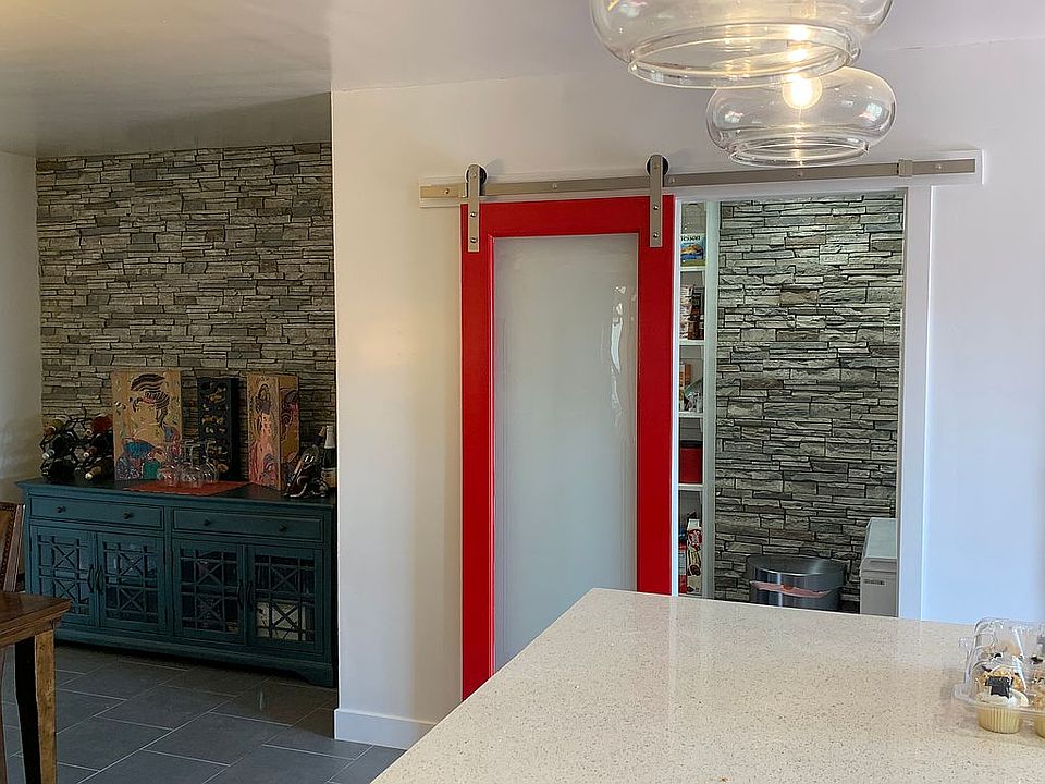 2nd image of 1516-18 Lovely Ln