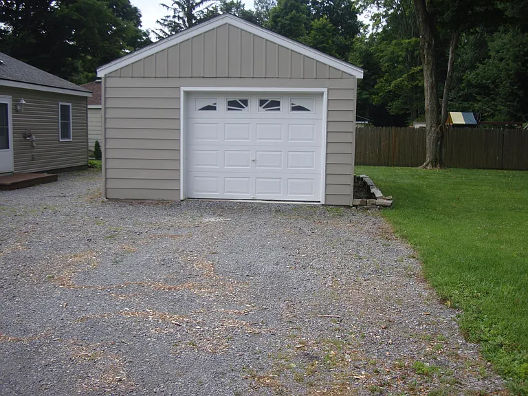 87 Oakdale Ave S — Photo 3
