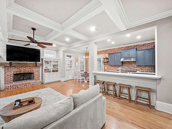 4th image of 3440 Rialto Pl